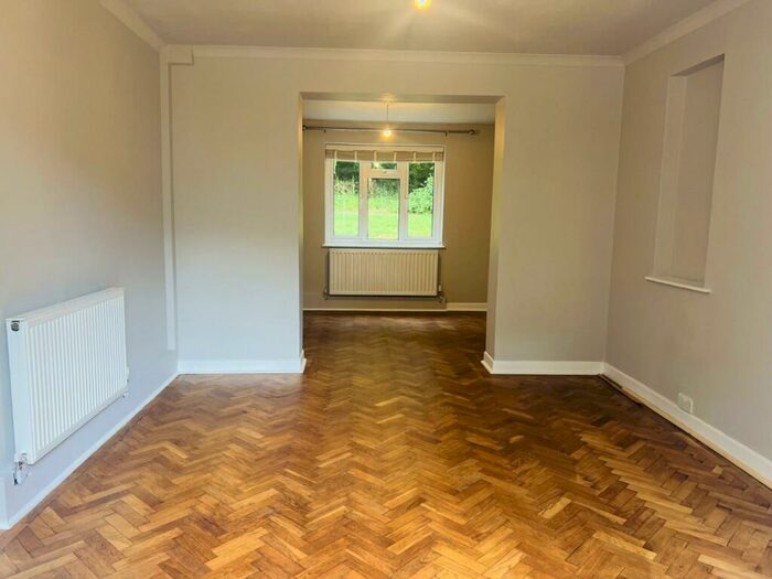 5 Bedroom Detached House To Rent In High Molewood, Hertford, SG14