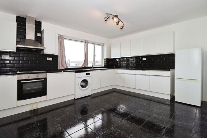 1 Bedroom Flat For Sale In Chelford Grove, Patchway, Bristol, Gloucestershire, BS34