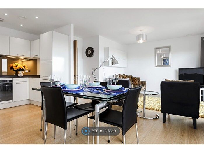 2 Bedroom Flat To Rent In Madeira Road, Bournemouth, BH1