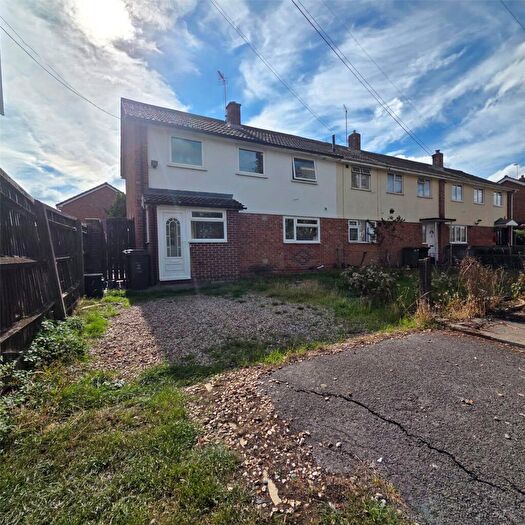 3 Bedroom End Of Terrace House To Rent In Welcombe Avenue, Swindon, Wiltshire, SN3