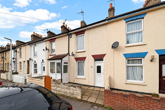 3 Bedroom Terraced House For Sale In Victoria Street, Gillingham, Kent, ME7