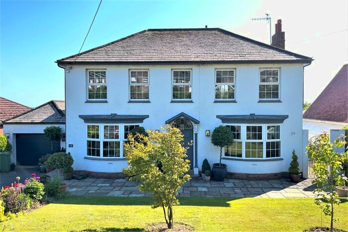 3 Bedroom Detached House For Sale In Tyrwaun, Pwll, Llanelli, Carmarthenshire, SA15