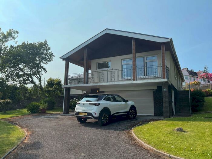 3 Bedroom Bungalow To Rent In Gwscwm Road, Burry Port, SA16