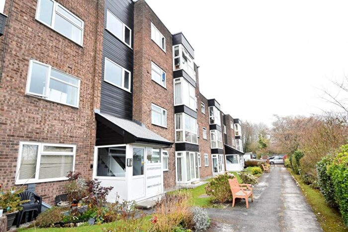 2 Bedroom Flat To Rent In Daisyfield Court, Bury, BL8