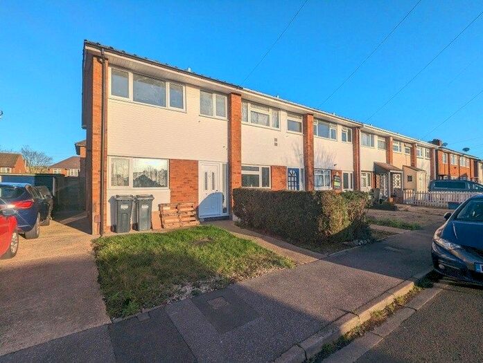 3 Bedroom End Of Terrace House To Rent In Marriott Close, Feltham, TW14