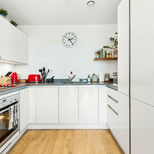 1 Bedroom Flat To Rent In Nicholson Square, Tower Hamlets, London, E3