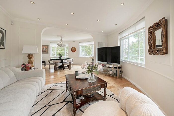 3 Bedroom Flat For Sale In Gliddon Road, London, W14