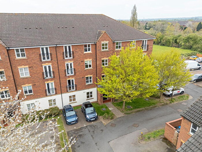 2 Bedroom Flat For Sale In Fount Court, Market Harborough, LE16