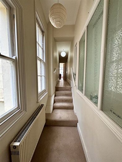 2 Bedroom Flat To Rent In Brunswick Place, Hove, BN3
