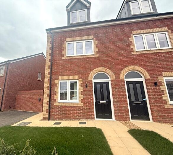 3 Bedroom Town House To Rent In Wagtail Road, Downham Market, PE38