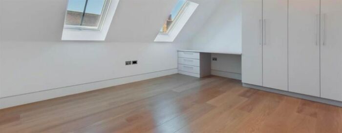 2 Bedroom Flat To Rent In Elm Avenue, London, W5