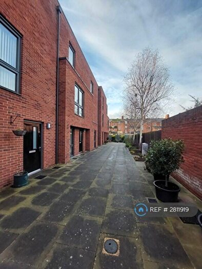 4 Bedroom Terraced House To Rent In Kiln Close, Gloucester, GL1