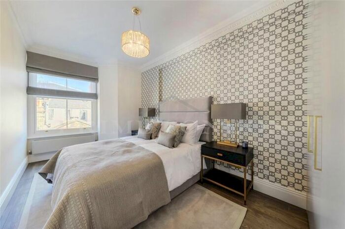 5 Bedroom Flat To Rent In Lincoln House, Basil Street, Knightsbridge, SW3