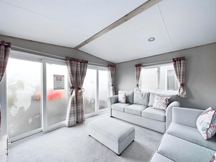2 Bedroom Chalet For Sale In Woodthorpe Leisure Park, Woodthorpe, Alford, LN13
