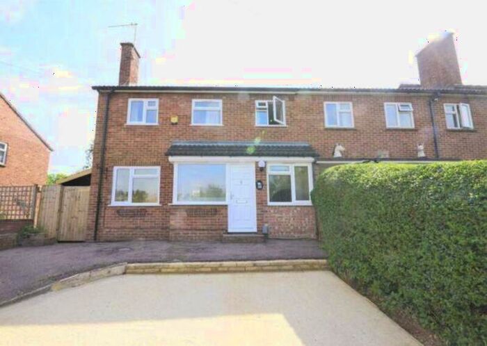3 Bedroom Semi-Detached House To Rent In Cavendish Close, Amersham, HP6