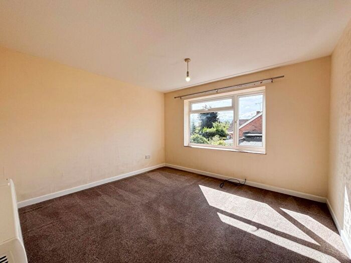 2 Bedroom Apartment To Rent In Holmewood Close, Kenilworth, CV8