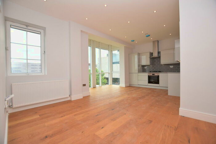 2 Bedroom Apartment To Rent In Newfoundland Court, BS2