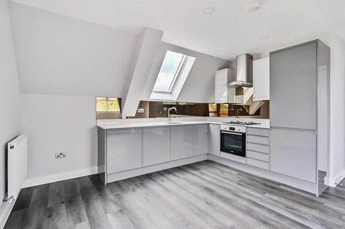 2 Bedroom Apartment To Rent In Oxford Road, Stokenchurch, HP14