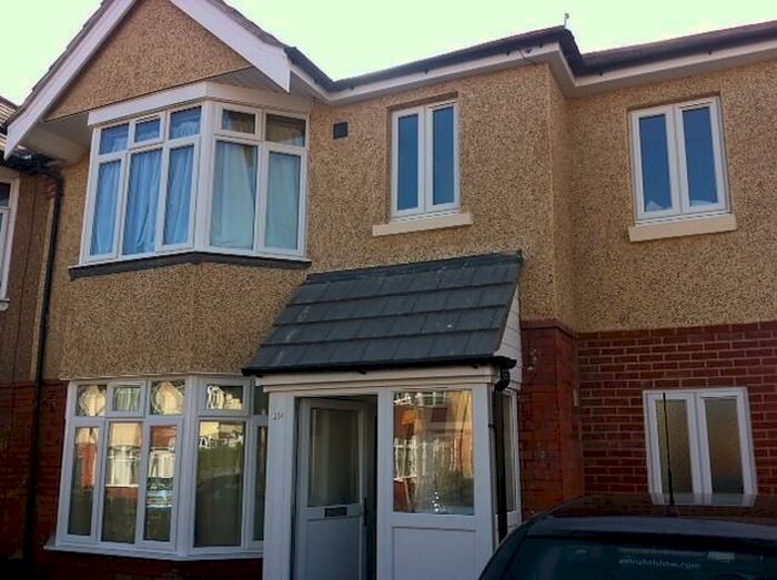 3 Bedroom Flat To Rent In Ripstone Gardens, Highfield, Southampton, SO17