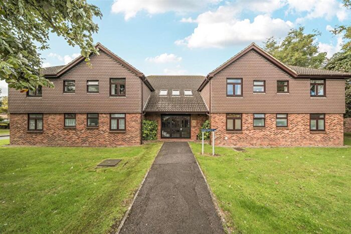 2 Bedroom Retirement Property For Sale In Fordwich Place, Sandwich, Kent, CT13