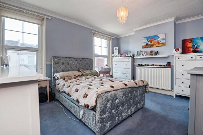 3 Bedroom Semi-Detached House For Sale In Clarendon Road, Southampton, SO16