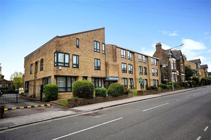 1 Bedroom Flat To Rent In Newton Road, Faversham, Kent, ME13