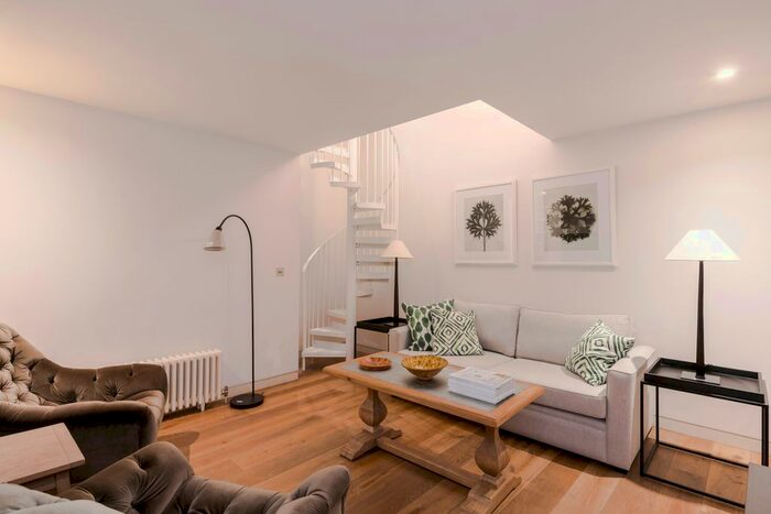 1 Bedroom Flat To Rent In Chiltern Street, London, W1U