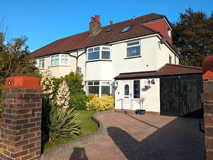 4 Bedroom Semi-detached House For Sale In Kirklees Road, Birkdale, PR8
