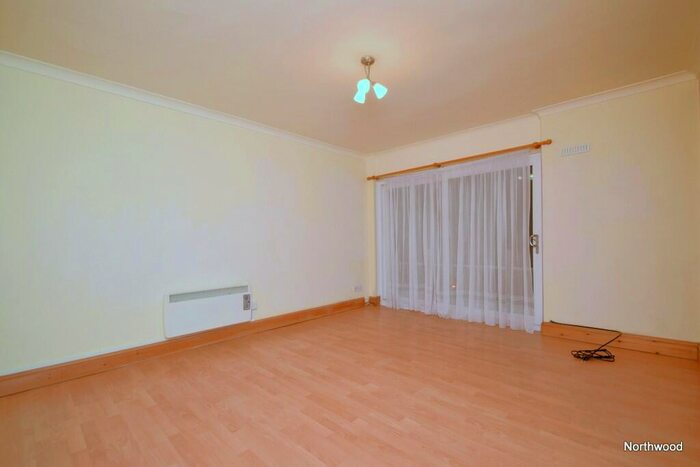 2 Bedroom Flat To Rent In Shedrake Drive, Ipswich, IP2