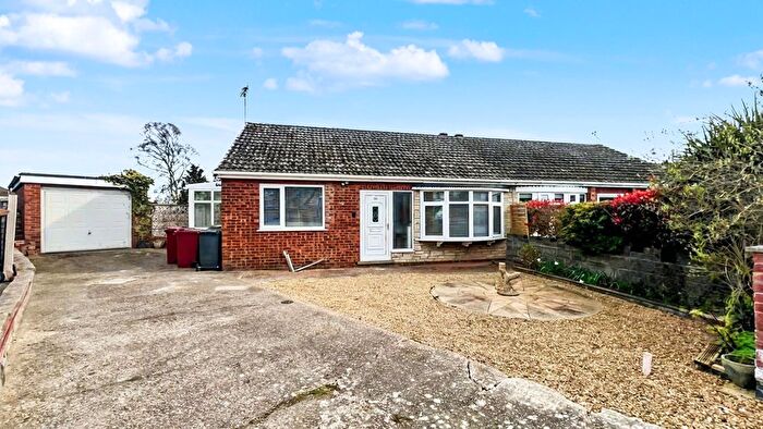 2 Bedroom Semi Detached Bungalow For Sale In Stuart Close, Yaddlethorpe, DN17