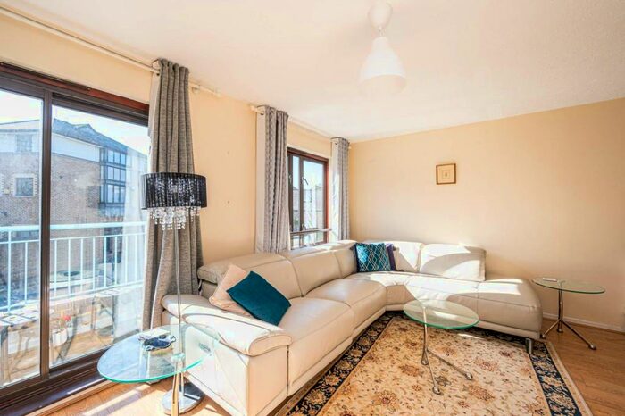 3 Bedroom Terraced House To Rent In Cinnamon Street, Wapping, London, E1W