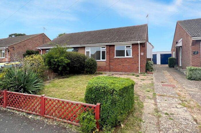 2 Bedroom Semi-Detached Bungalow For Sale In Willow Drive, Hamstreet, Ashford, TN26