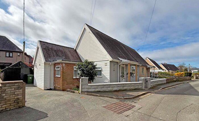 3 Bedroom Semi-Detached House For Sale In Dol Beuno, Bontnewydd, Caernarfon, Gwynedd, LL55