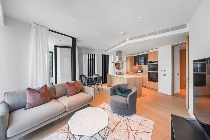 2 Bedroom Flat To Rent In Nine Elms Lane, London, SW8