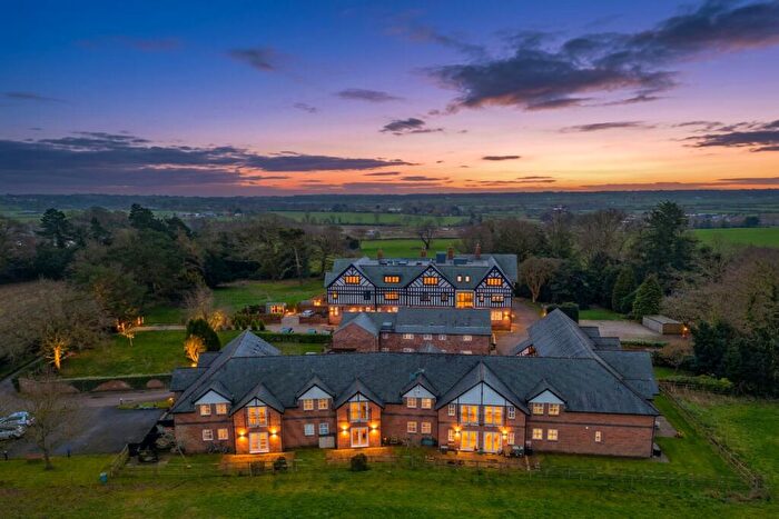 2 Bedroom Flat For Sale In Ferma Lane, Great Barrow, CH3