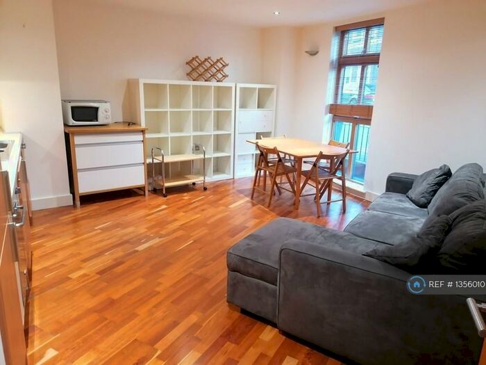 1 Bedroom Flat To Rent In Vachel Road, Reading, RG1