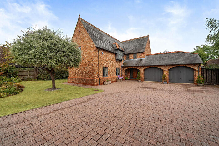 5 Bedroom Detached House For Sale In Wilford Close, Woolstone, Milton Keynes, MK15