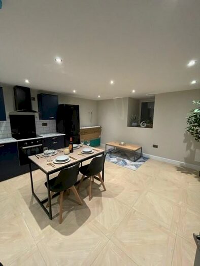 2 Bedroom Flat To Rent In Clarendon Road, Birmingham, B16