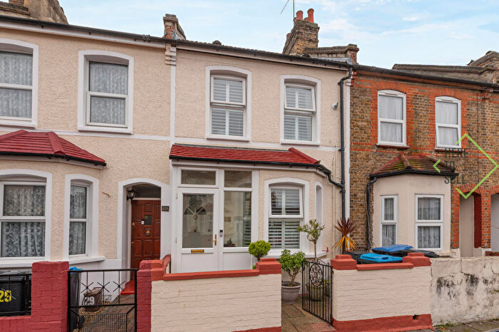 3 Bedroom Terraced House For Sale In Cornwallis Grove, Edmonton, N9