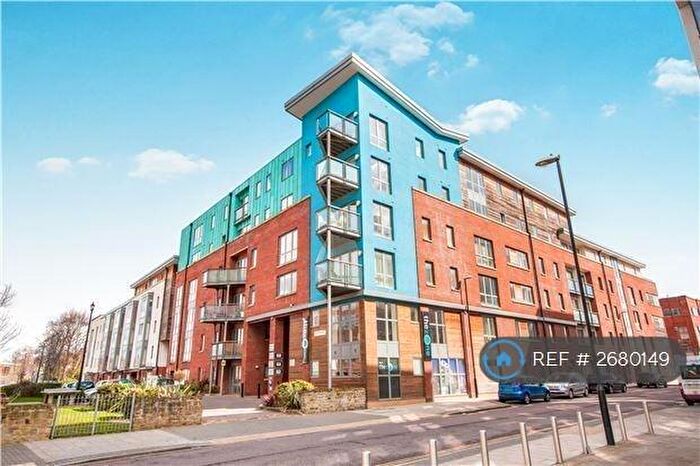 2 Bedroom Flat To Rent In Barleyfields, Bristol, BS2