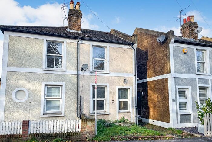 2 Bedroom Semi Detached House For Sale In Kingston Road, Leatherhead, Surrey, KT22