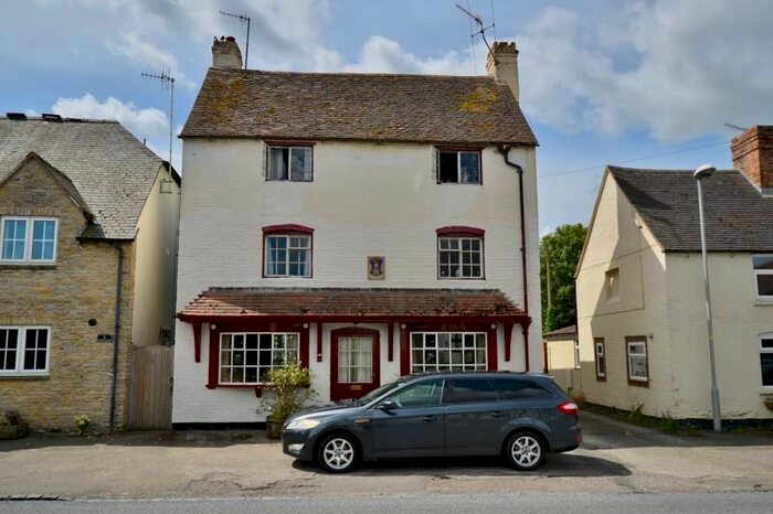 3 Bedroom Semi-Detached House For Sale In Main Street, Bretforton, WR11