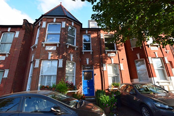 2 Bedroom Flat To Rent In Muswell Road, London, N10