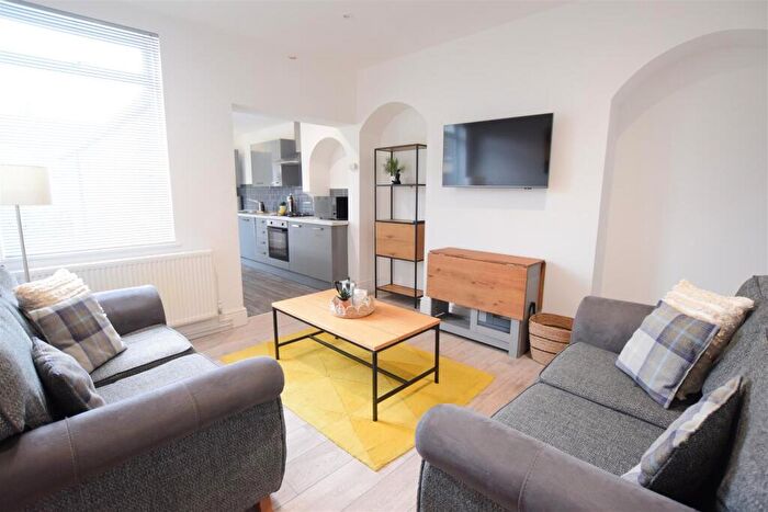 4 Bedroom Terraced House To Rent In Nelthorpe Street - Student House - /, LN5