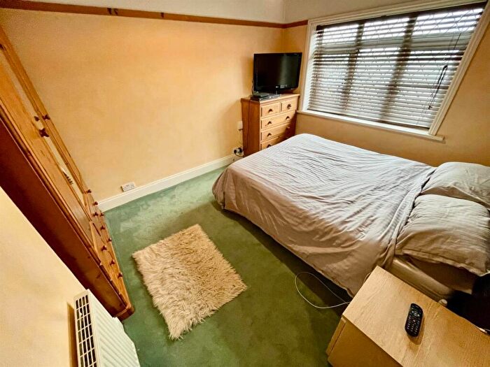 3 Bedroom Detached House For Sale In Paddington Grove, Bournemouth, BH11