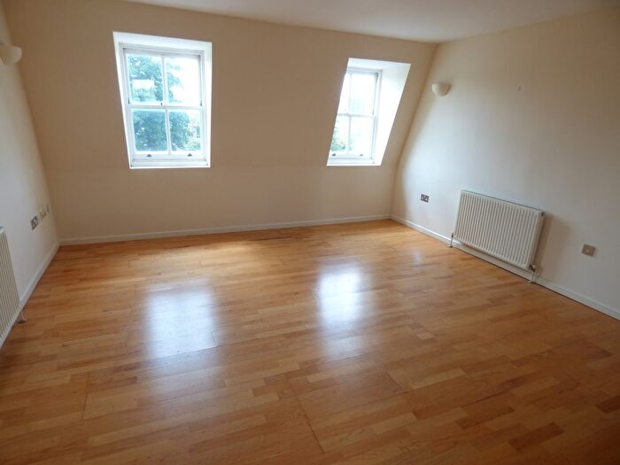 2 Bedroom Flat For Sale In Grove Road, Mile End, E3