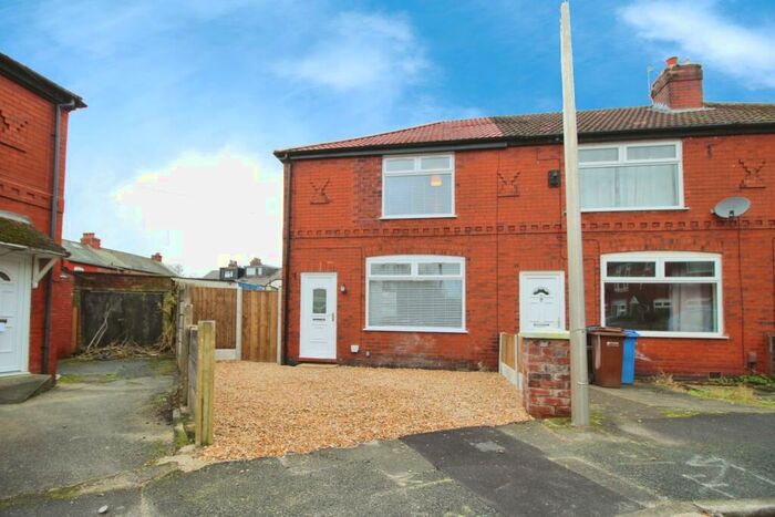 3 Bedroom Semi-Detached House To Rent In Balfour Grove, Stockport, Greater Manchester, SK5