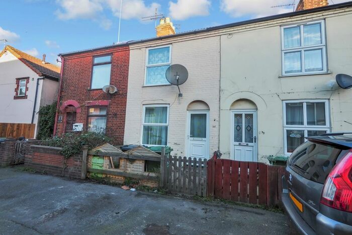 3 Bedroom Terraced House To Rent In Waveney Road, Great Yarmouth, Norfolk, NR31