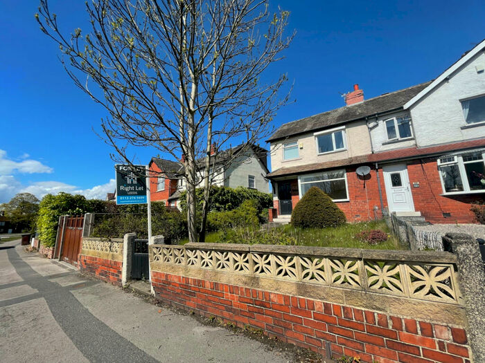 3 Bedroom Semi-Detached House To Rent In Broadway, Horsforth, Leeds, LS18