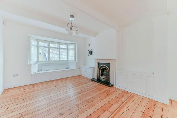 5 Bedroom Property For Sale In Downsview Road, Upper Norwood, London, SE19